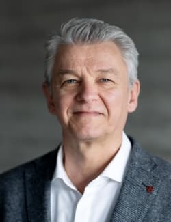 Prof. Dr. Roland Füss